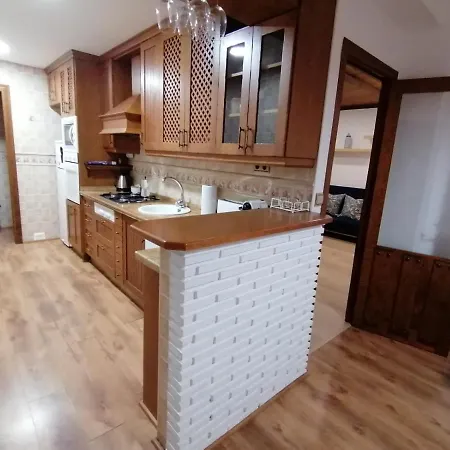 Spacious Apartment *